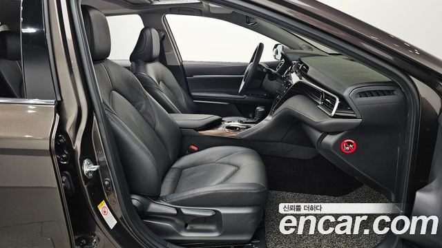 Toyota Camry (XV70) 2.5 XLE Hybrid 2018 — фото 15