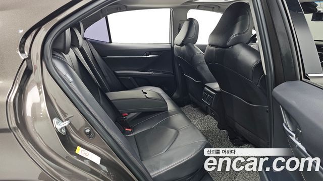 Toyota Camry (XV70) 2.5 XLE Hybrid 2018 — фото 16