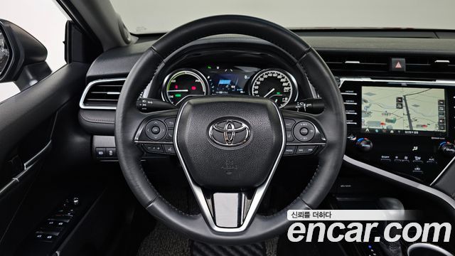 Toyota Camry (XV70) 2.5 XLE Hybrid 2018 — фото 17