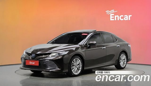 Toyota Camry (XV70) 2.5 XLE Hybrid 2018 — фото 1