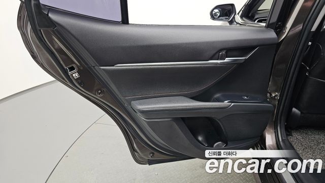 Toyota Camry (XV70) 2.5 XLE Hybrid 2018 — фото 31