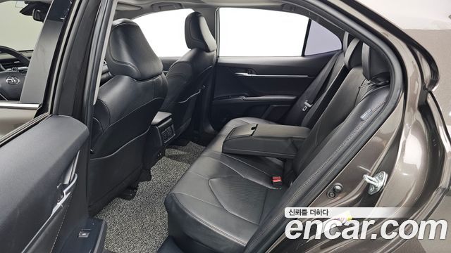 Toyota Camry (XV70) 2.5 XLE Hybrid 2018 — фото 32