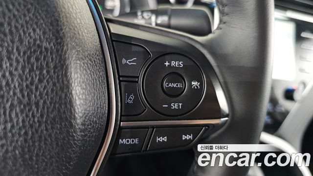 Toyota Camry (XV70) 2.5 XLE Hybrid 2018 — фото 35