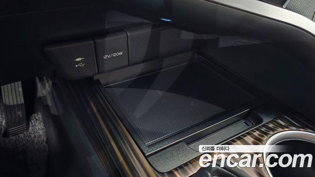 Toyota Camry (XV70) 2.5 XLE Hybrid 2018 — фото 36