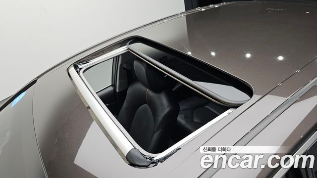 Toyota Camry (XV70) 2.5 XLE Hybrid 2018 — фото 39