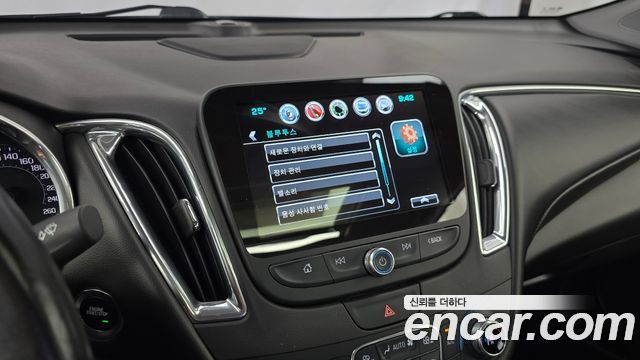 Chevrolet Malibu 2.0 Turbo LT Permium 2017 — фото 35