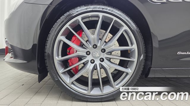 Maserati Quattroporte GTS 3.8 V8 Granlusso 2018 — фото 5