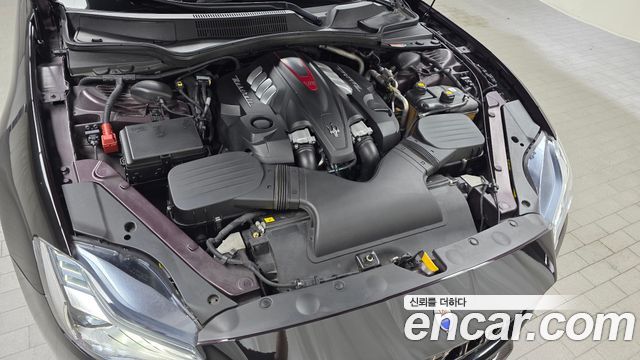 Maserati Quattroporte GTS 3.8 V8 Granlusso 2018 — фото 6