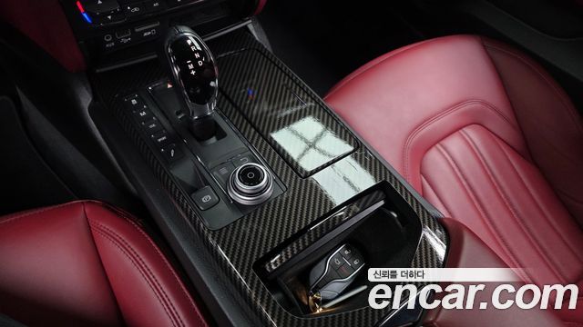 Maserati Quattroporte GTS 3.8 V8 Granlusso 2018 — фото 9