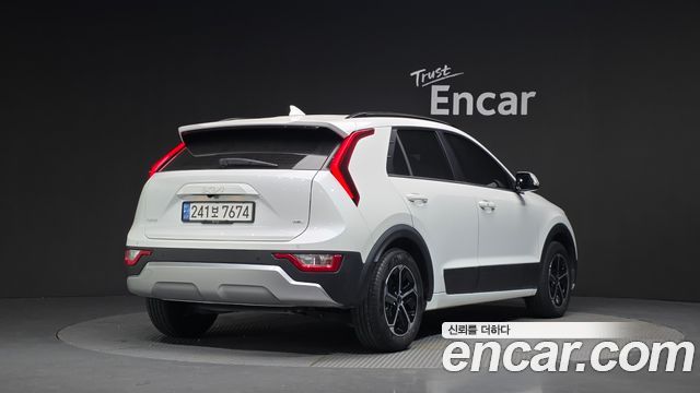 Kia Niro Prestige 2022 — фото 2