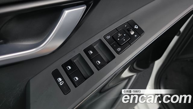 Kia Niro Prestige 2022 — фото 11