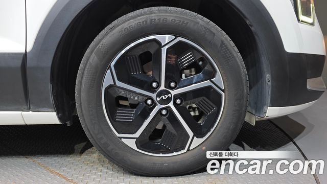 Kia Niro Prestige 2022 — фото 21