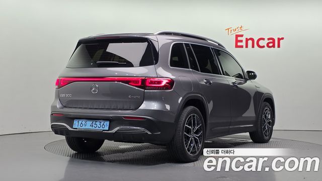 Mercedes-Benz EQB (X243) EQB300 4MATIC AMG Line 2022 — фото 2