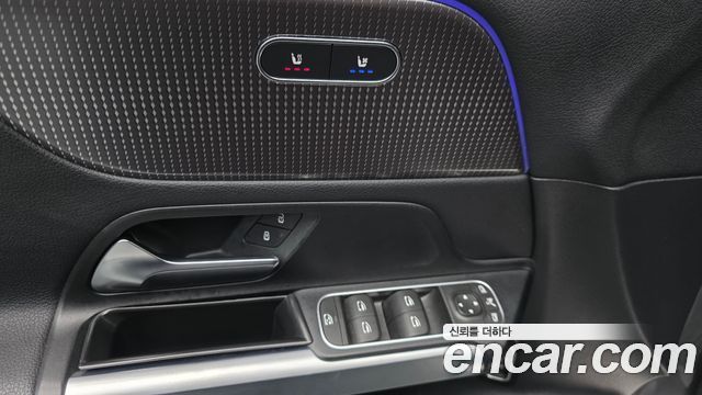 Mercedes-Benz EQB (X243) EQB300 4MATIC AMG Line 2022 — фото 11