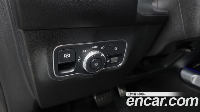 Mercedes-Benz EQB (X243) EQB300 4MATIC AMG Line 2022 — фото 12