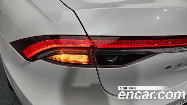 Hyundai Grandeur Hybrid (IG) Le Blanc 2022 — фото 23