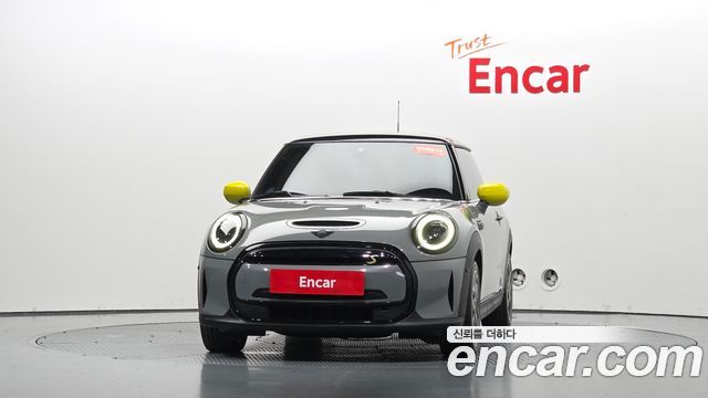 MINI Cooper Electric SE Electric 3rd 2022 — фото 3