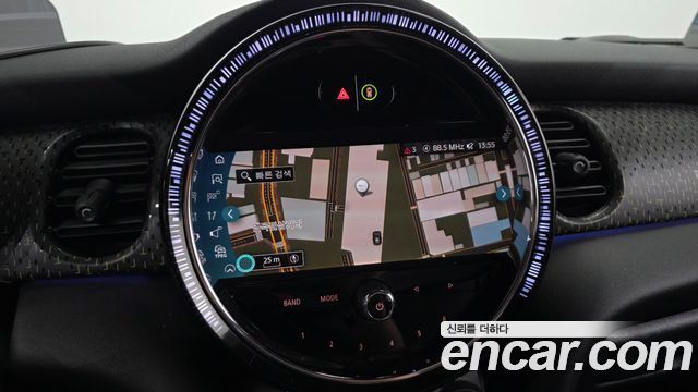 MINI Cooper Electric SE Electric 3rd 2022 — фото 14