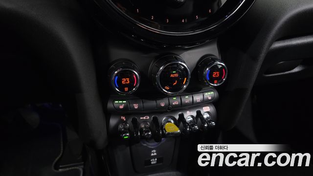 MINI Cooper Electric SE Electric 3rd 2022 — фото 17