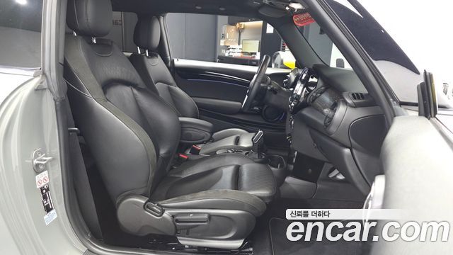 MINI Cooper Electric SE Electric 3rd 2022 — фото 26