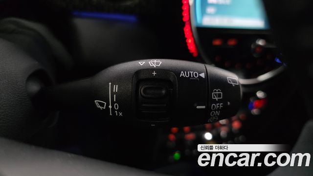 MINI Cooper Electric SE Electric 3rd 2022 — фото 27