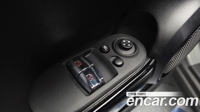 MINI Cooper Electric SE Electric 3rd 2022 — фото 28