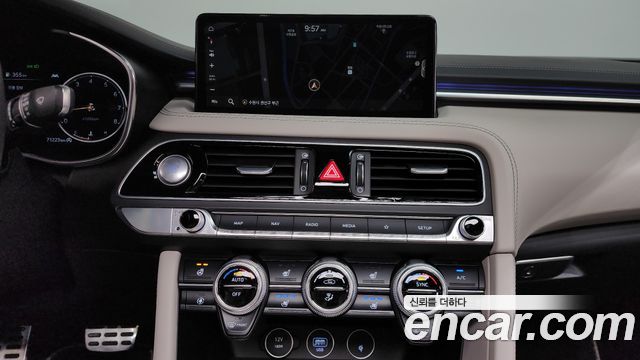 Genesis G70 Gasoline 2.0T 2WD 2023 — фото 13