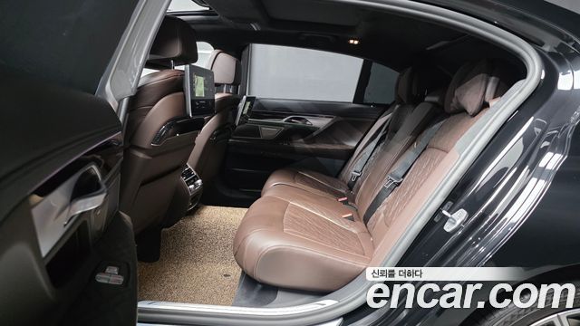 BMW 7 Series (G11) 730Ld xDrive M Sport 2021 — фото 16