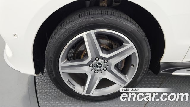 Mercedes-Benz GLE-Class (W166) GLE350 d 4MATIC 2017 — фото 5