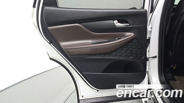 Hyundai Santa Fe Gasoline 2.5T 2WD Prestige 2023 — фото 25