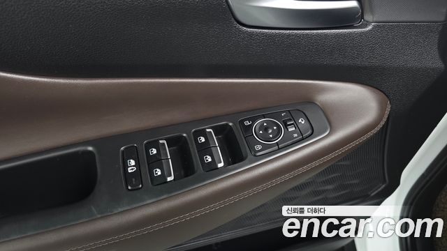 Hyundai Santa Fe Gasoline 2.5T 2WD Prestige 2023 — фото 31