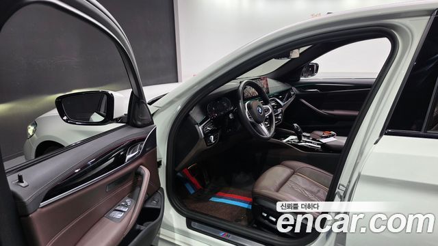 BMW 5 Series (G30) 530i M Sport Package 2023 — фото 10