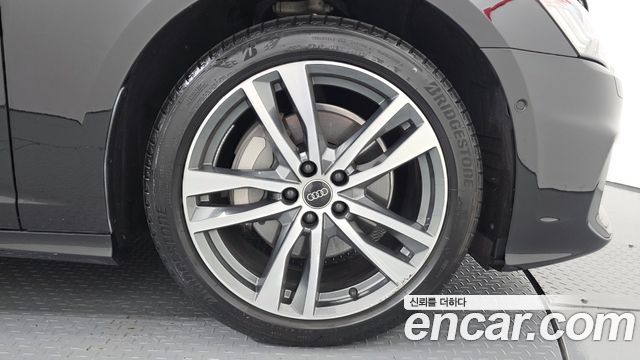 Audi A6 (C8) 45 TFSI Premium 2023 — фото 27