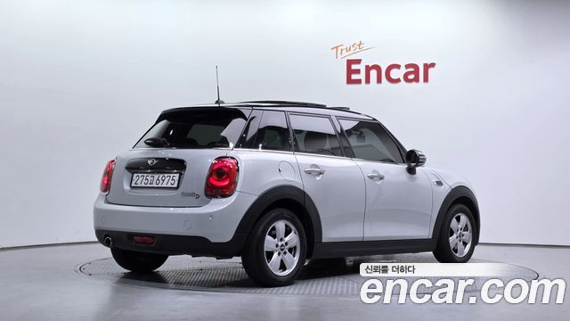 MINI Cooper D 5Door Mid 3rd 2016 — фото 2