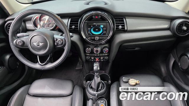 MINI Cooper D 5Door Mid 3rd 2016 — фото 7