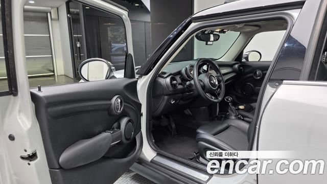 MINI Cooper D 5Door Mid 3rd 2016 — фото 10