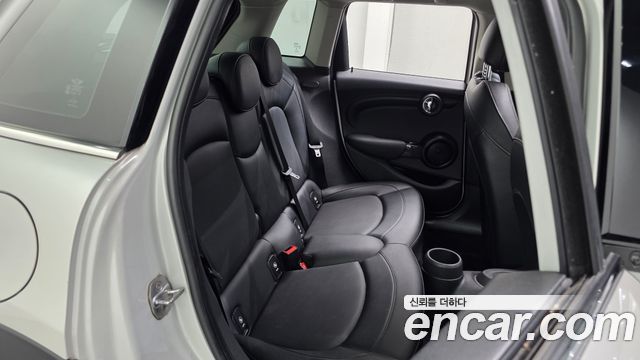 MINI Cooper D 5Door Mid 3rd 2016 — фото 11