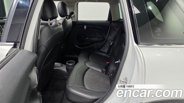 MINI Cooper D 5Door Mid 3rd 2016 — фото 12
