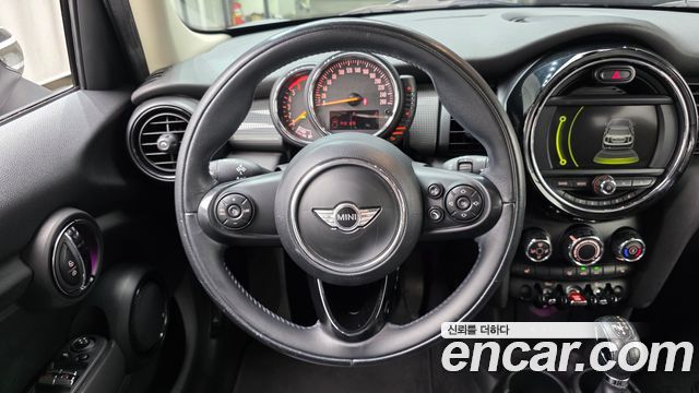 MINI Cooper D 5Door Mid 3rd 2016 — фото 13