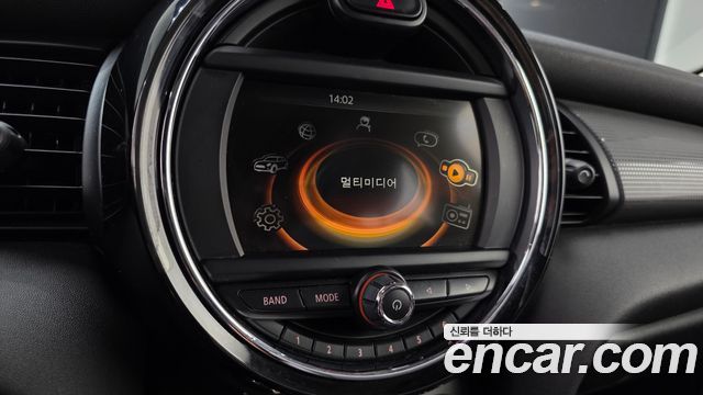 MINI Cooper D 5Door Mid 3rd 2016 — фото 14