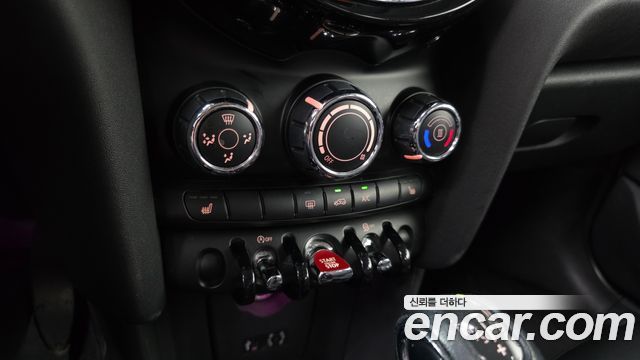 MINI Cooper D 5Door Mid 3rd 2016 — фото 16