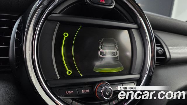 MINI Cooper D 5Door Mid 3rd 2016 — фото 17