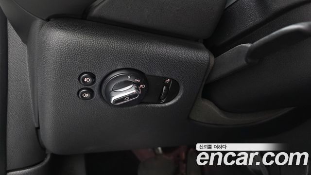 MINI Cooper D 5Door Mid 3rd 2016 — фото 20