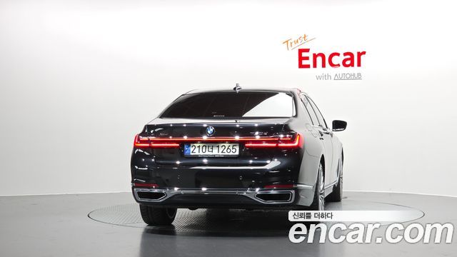 BMW 7 Series (G11) 730d xDrive Design Pure Excellence 2021 — фото 4