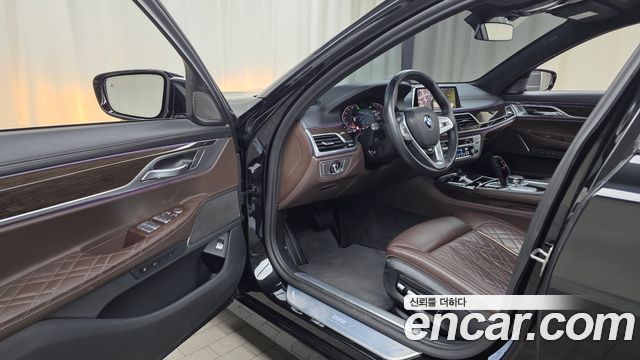 BMW 7 Series (G11) 730d xDrive Design Pure Excellence 2021 — фото 10