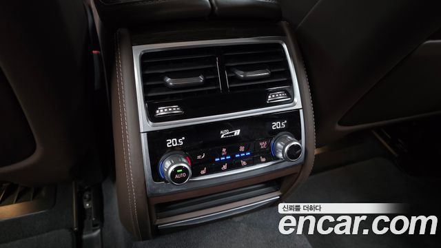 BMW 7 Series (G11) 730d xDrive Design Pure Excellence 2021 — фото 22