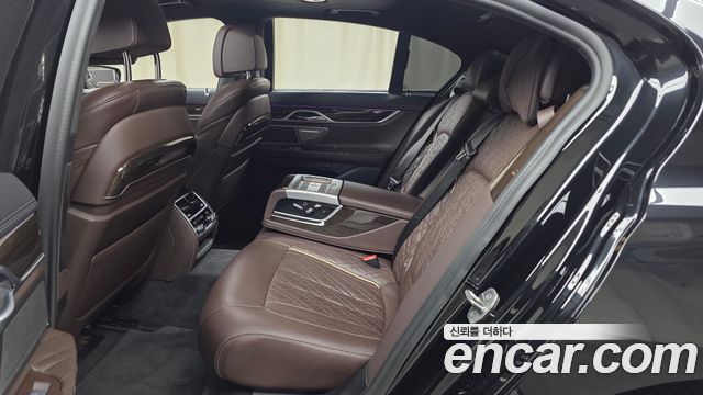 BMW 7 Series (G11) 730d xDrive Design Pure Excellence 2021 — фото 32
