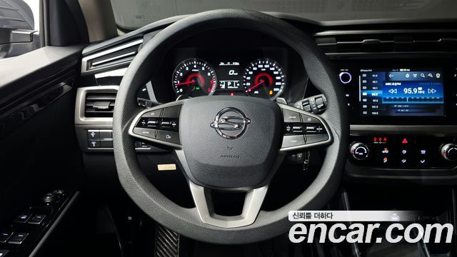 KG Mobility (SsangYong) Beautiful Korando Gasoline 1.5 2WD C5 2023 — фото 12