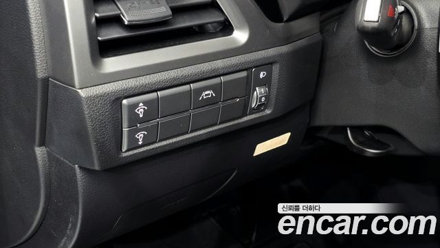 KG Mobility (SsangYong) Beautiful Korando Gasoline 1.5 2WD C5 2023 — фото 17