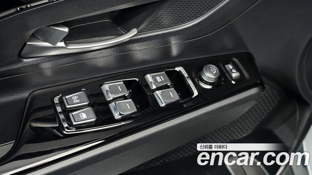 KG Mobility (SsangYong) Beautiful Korando Gasoline 1.5 2WD C5 2023 — фото 19